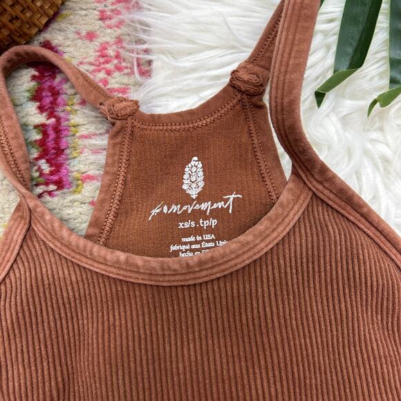 Free People Movement Neutral Brown Ribbed Cropped Happiness Runs Crop Tank XS/S - Picture 3 of 4